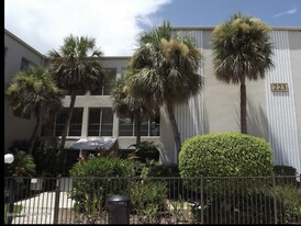Building Photo - 223 Columbia Dr