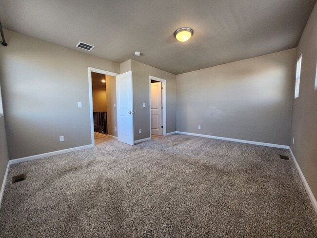 Building Photo - Modern Luxury Home for Rent in Desirable W...