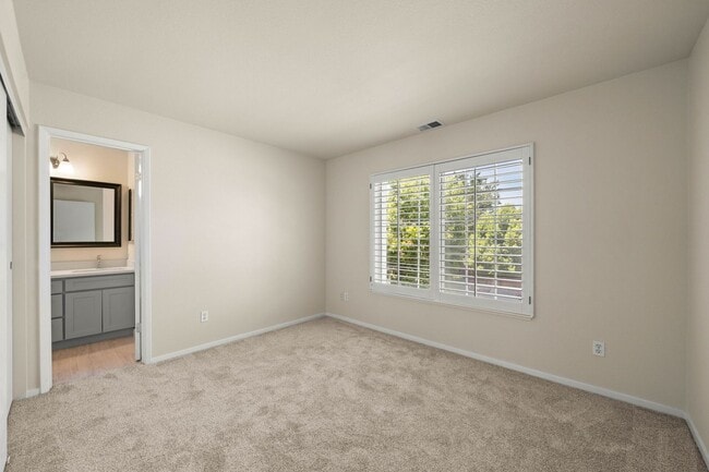 Building Photo - 3916 Promenade Way