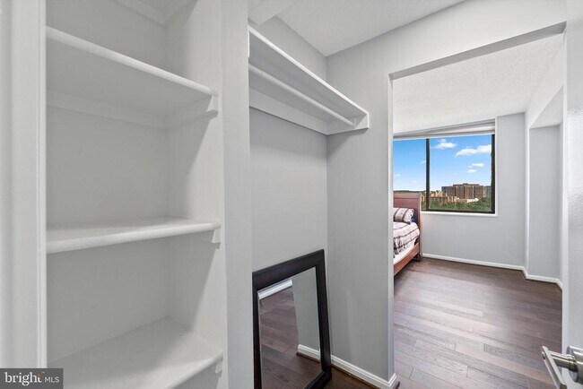Building Photo - 3713 S George Mason Dr