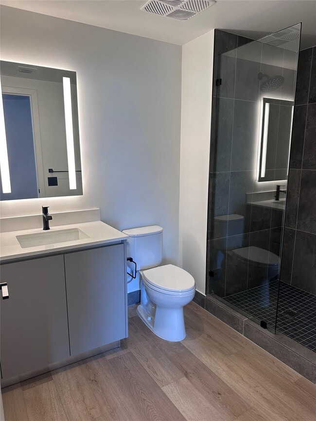 Building Photo - 307 SW 5th St