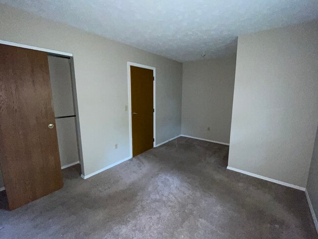 Building Photo - 3105 Charlotte Mill Dr