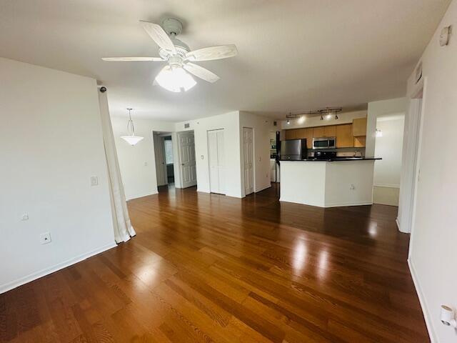 Building Photo - 401 Villa Cir