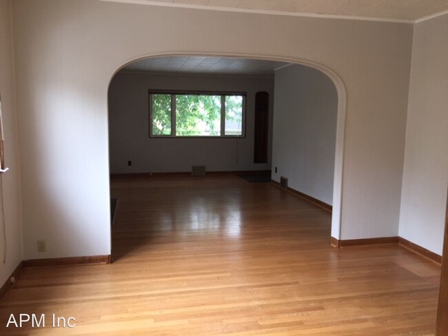 Building Photo - 2 br, 1.5 bath House - 1612 N. 35th St.