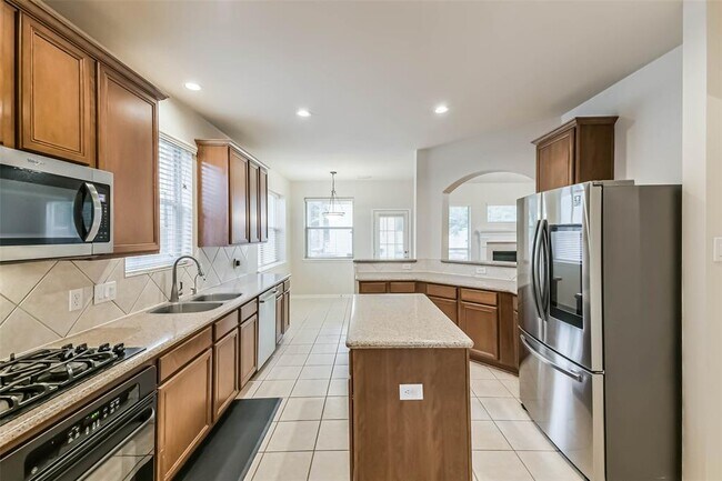 Building Photo - 12935 Bedford Falls Dr