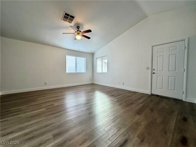 Building Photo - 661 Anemone Ln