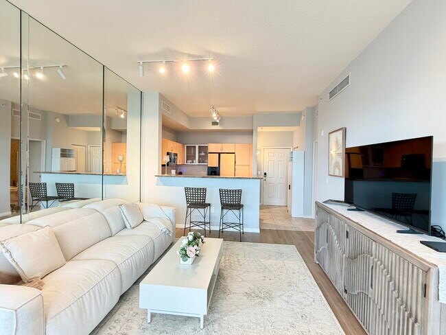 Building Photo - 804 E Windward Way