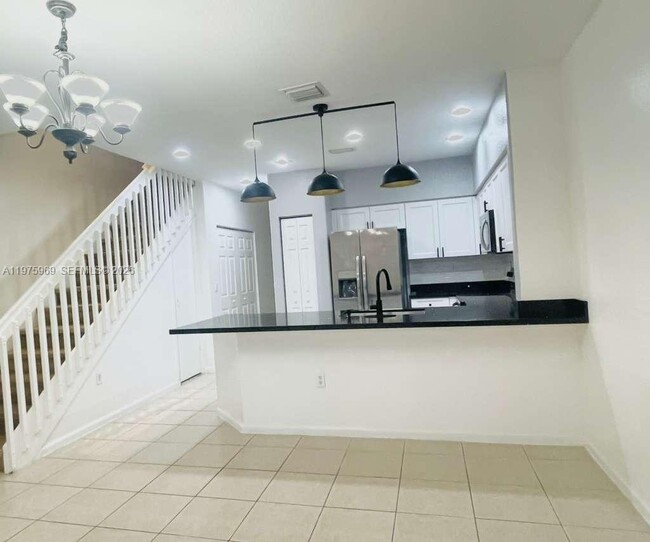 Building Photo - 8344 SW 27th St