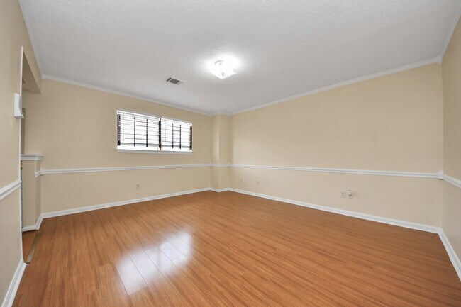 Building Photo - 11411 Briar Forest Dr
