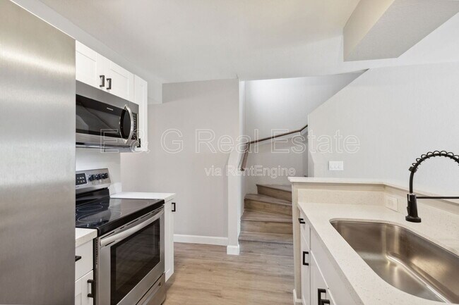 Building Photo - 30 E Brown Rd