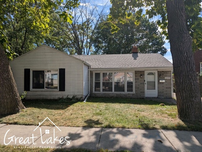 Primary Photo - Lovely 3 Bedroom 1 Bathroom now available ...
