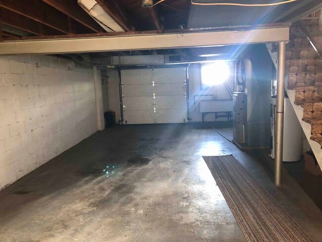 Garage - 705 Broadway Blvd