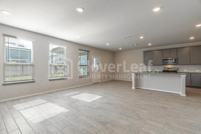 Building Photo - 2433 Ayers Dr