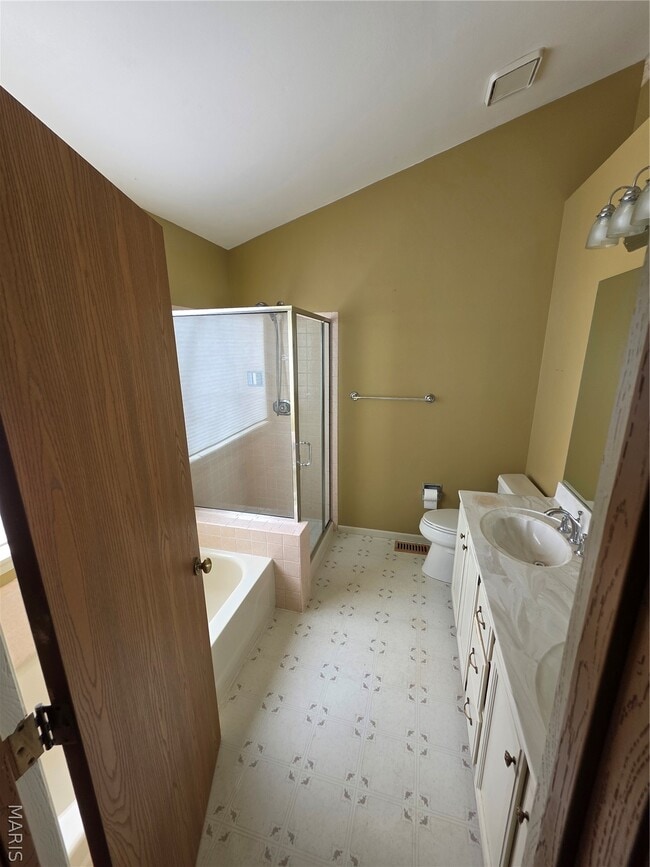 Building Photo - 3935 Rhine Ct