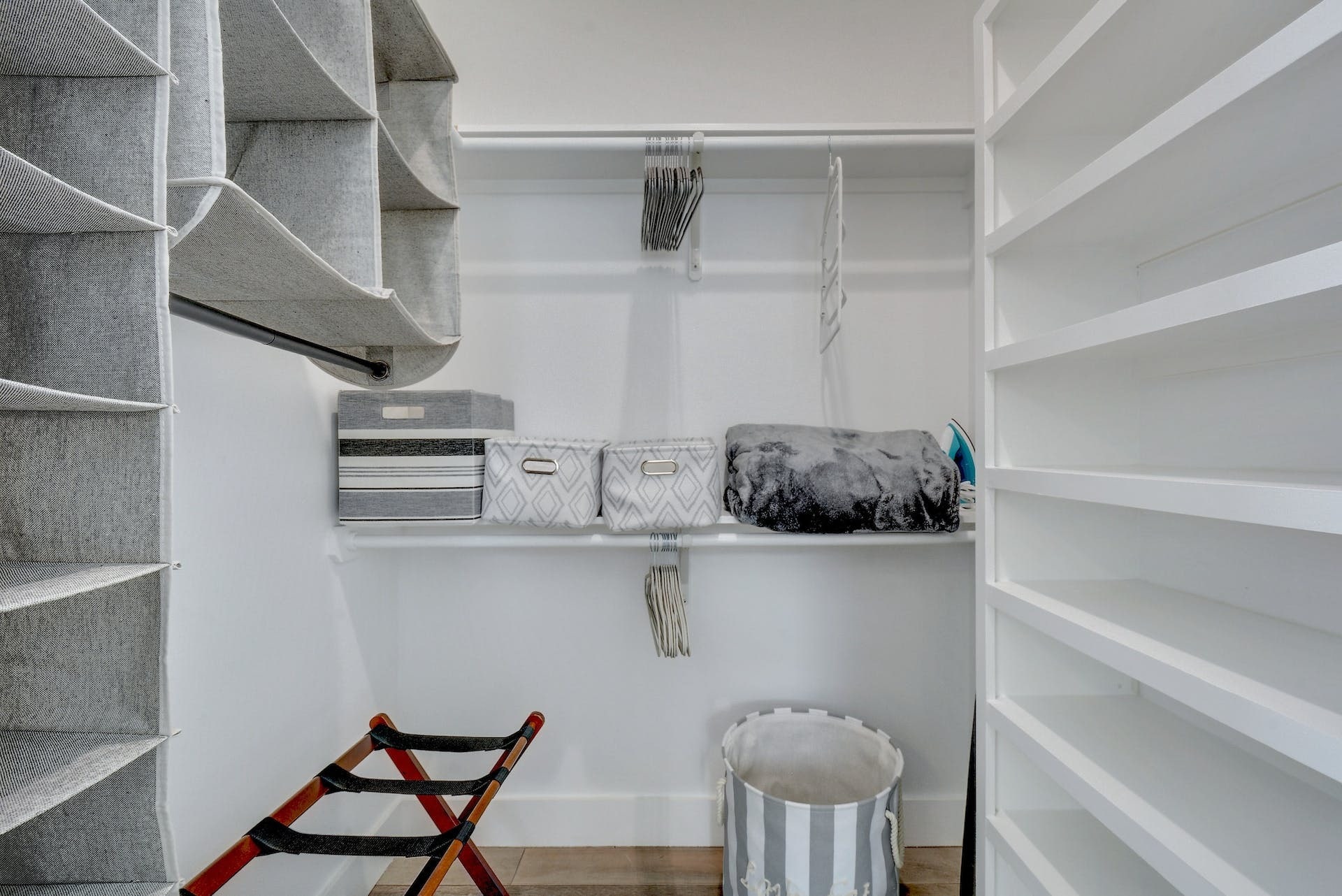 Master closet w/shelving - 413 W Odell St