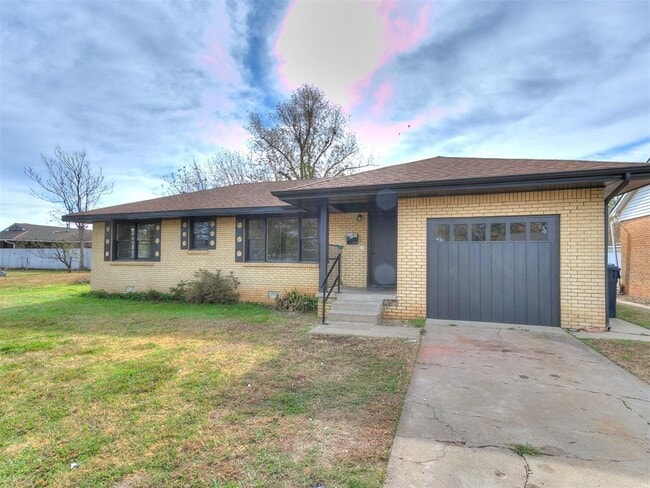 Building Photo - 512 SW 49th St