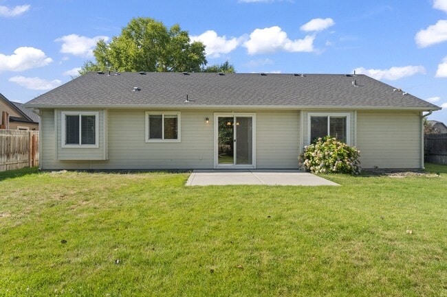 Building Photo - 1770 W Bellagio Dr