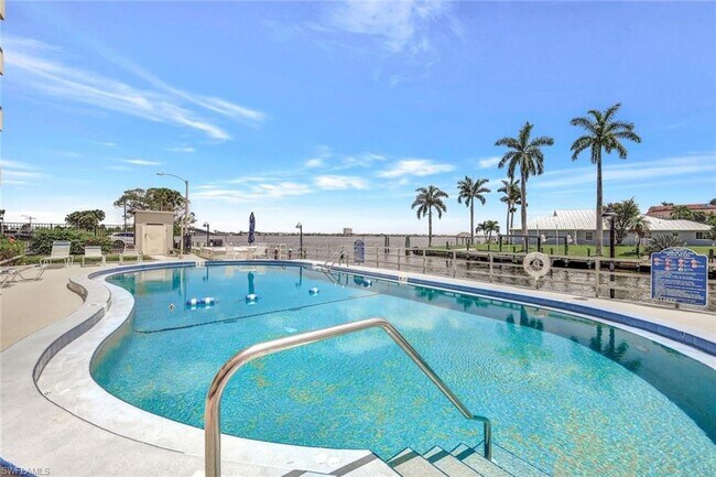 Building Photo - 1766 Cape Coral Pkwy E