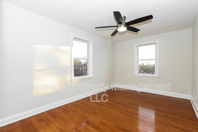 Building Photo - 48 Greenhill Rd