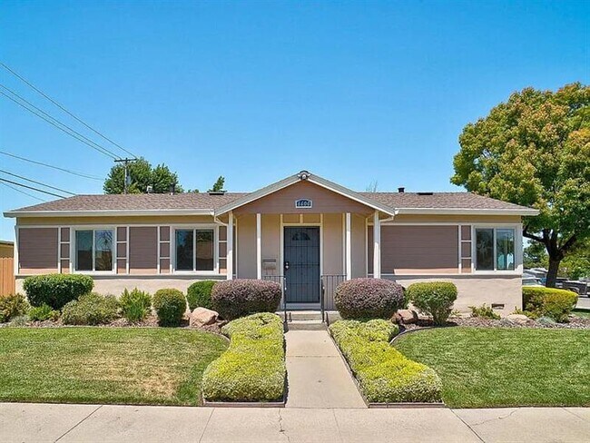 Building Photo - An attractive home