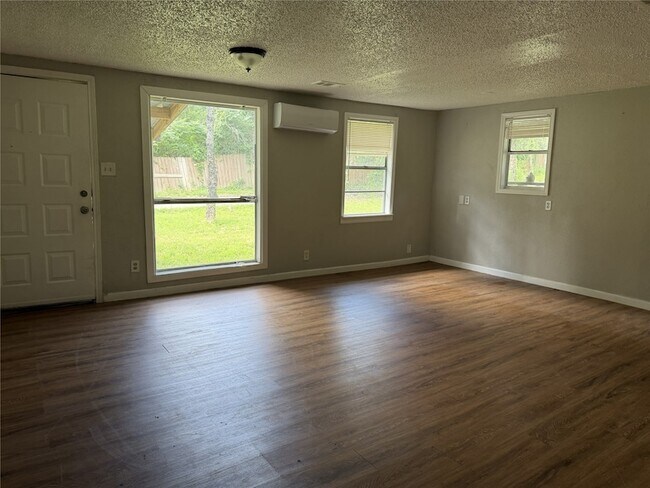 Building Photo - 9084 Peggy Dr