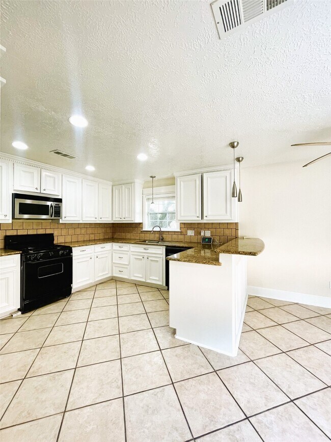 Building Photo - 12183 Swords Creek Rd