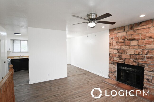 Building Photo - 6492 Fernbrook Dr