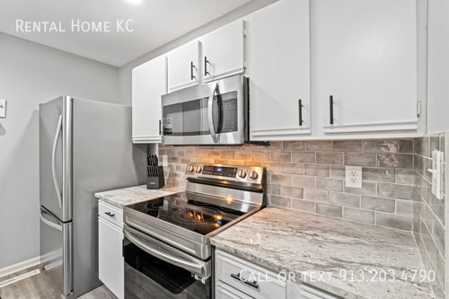 Building Photo - 10965 Gillette-