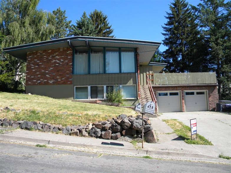 Building Photo - 420 NW Maryland St