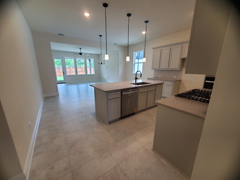 Building Photo - 4512 Hammerstein Blvd