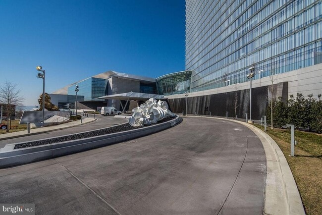Building Photo - 712 Sentry Square