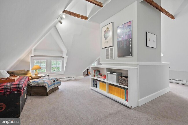 Building Photo - 1503 Russell Rd