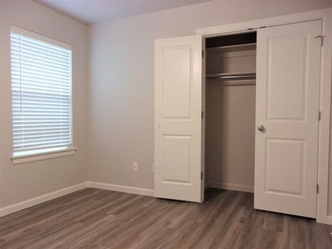 Building Photo - 3 Bed 2 Bath 2 Car Duplex in Chisholm Creek NW OKC