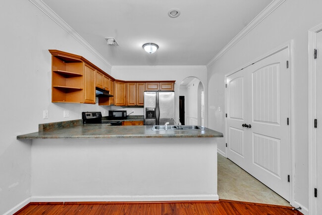 Building Photo - 1017 Ashwood Dr