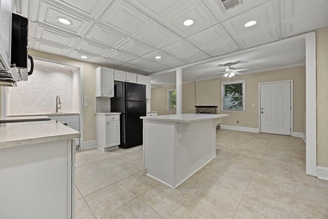 Building Photo - 2132 Dunwoody Glen