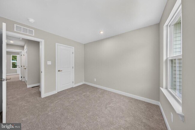 Building Photo - 1863 Bergerac Ct