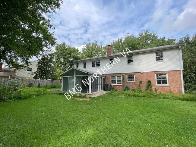 Building Photo - 7905 Lewinsville Rd