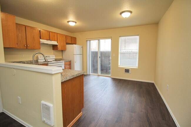 Building Photo - 3548 SE 119th Ave