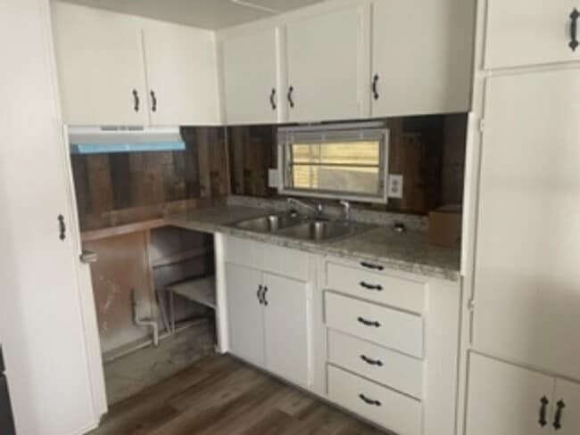 Building Photo - FOR RENT 55+COMMUNITY