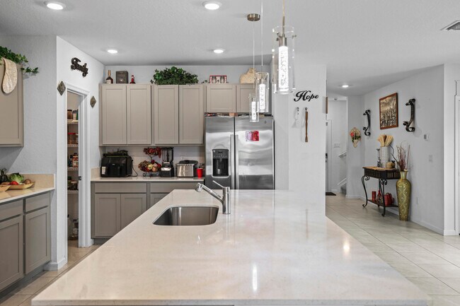 Building Photo - 11164 Middle Strm Dr