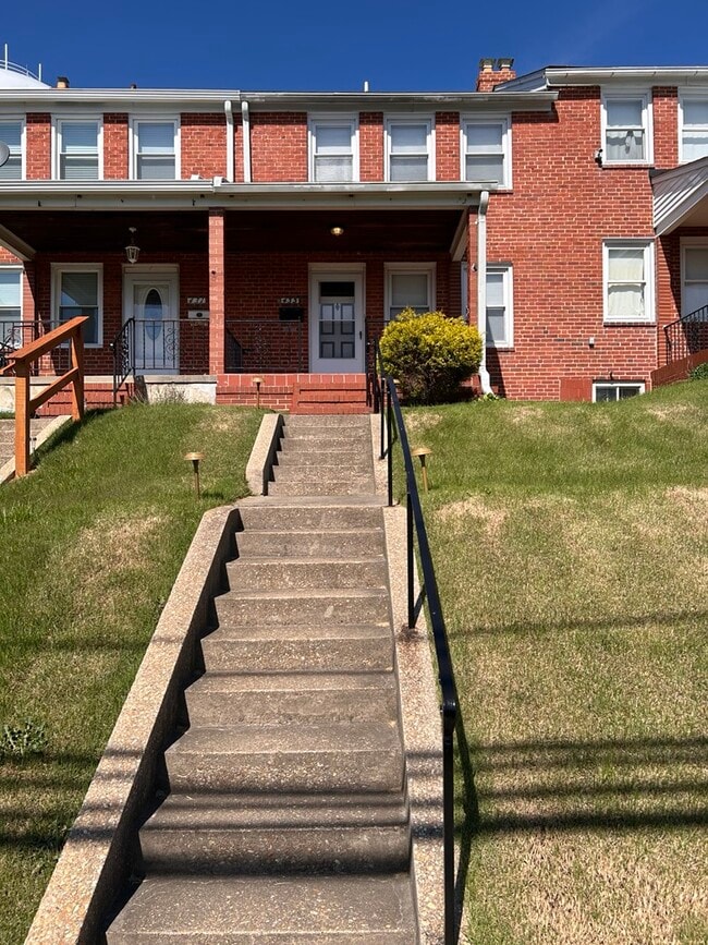 Primary Photo - 433 Pembrooke Blvd