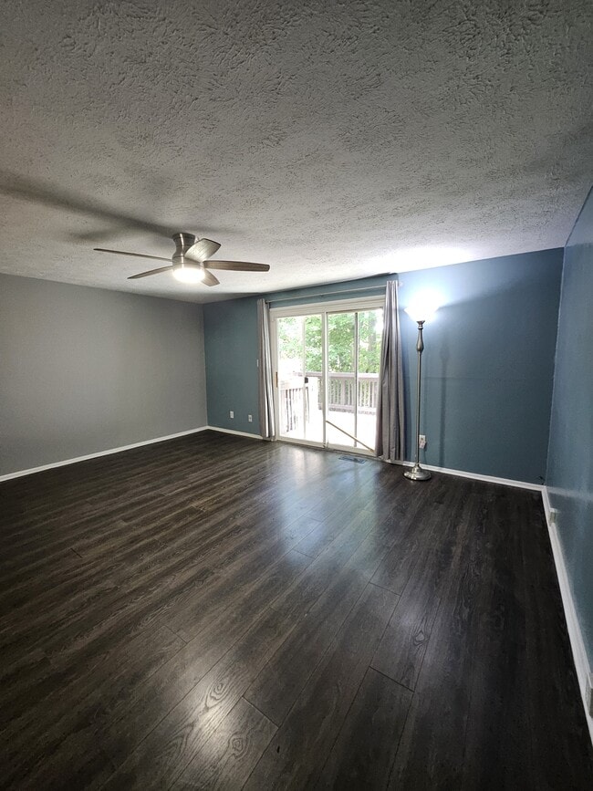 Building Photo - 9459 Timber View Dr