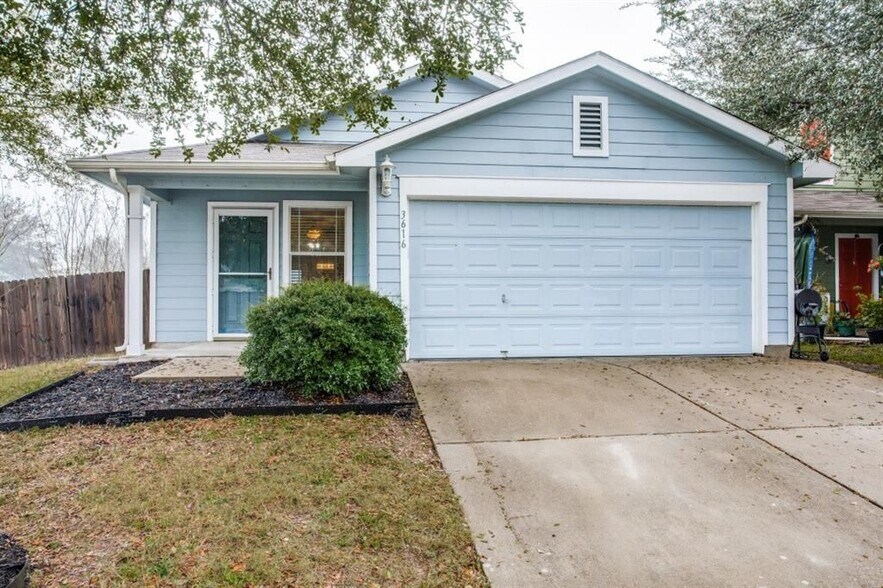 Building Photo - 3616 Sand Dunes Ave