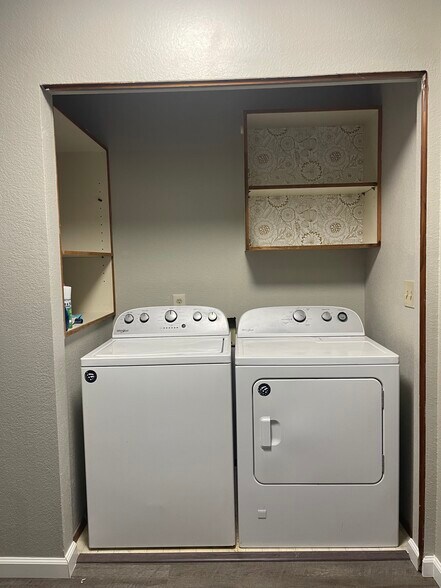 Building Photo - 14210 Beverly Park Rd