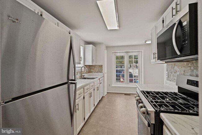 Building Photo - 14428 Black Horse Ct