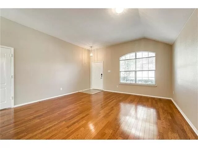 Building Photo - 9117 Newport Ln