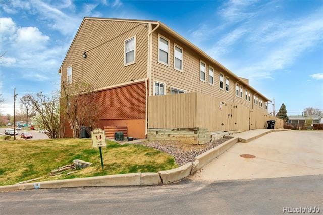 Building Photo - 3300 W Florida Ave