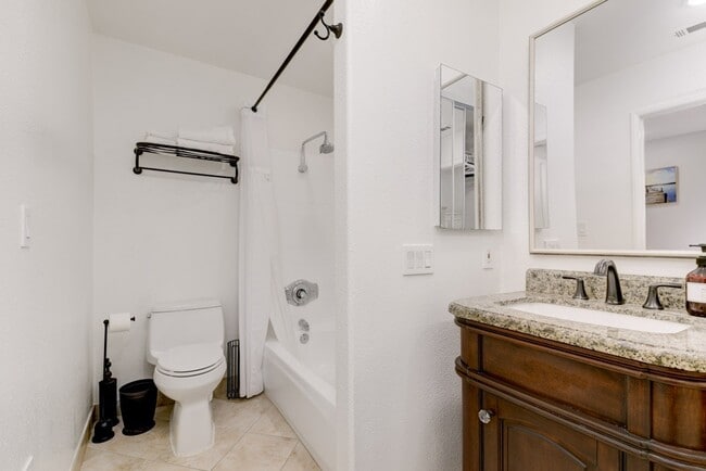 Building Photo - 3601 Bernwood Pl