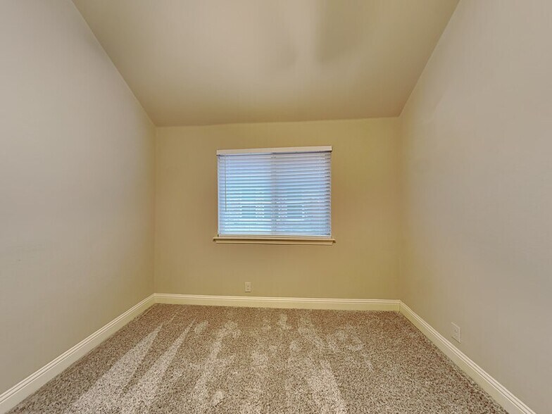 Building Photo - 1517 Yellowthroat Dr