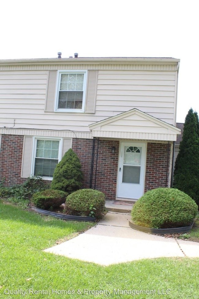Building Photo - 2 br, 1 bath House - 7490 Hampton Dr.